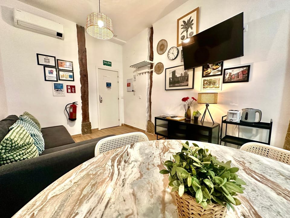 Communal lounge/ TV room
