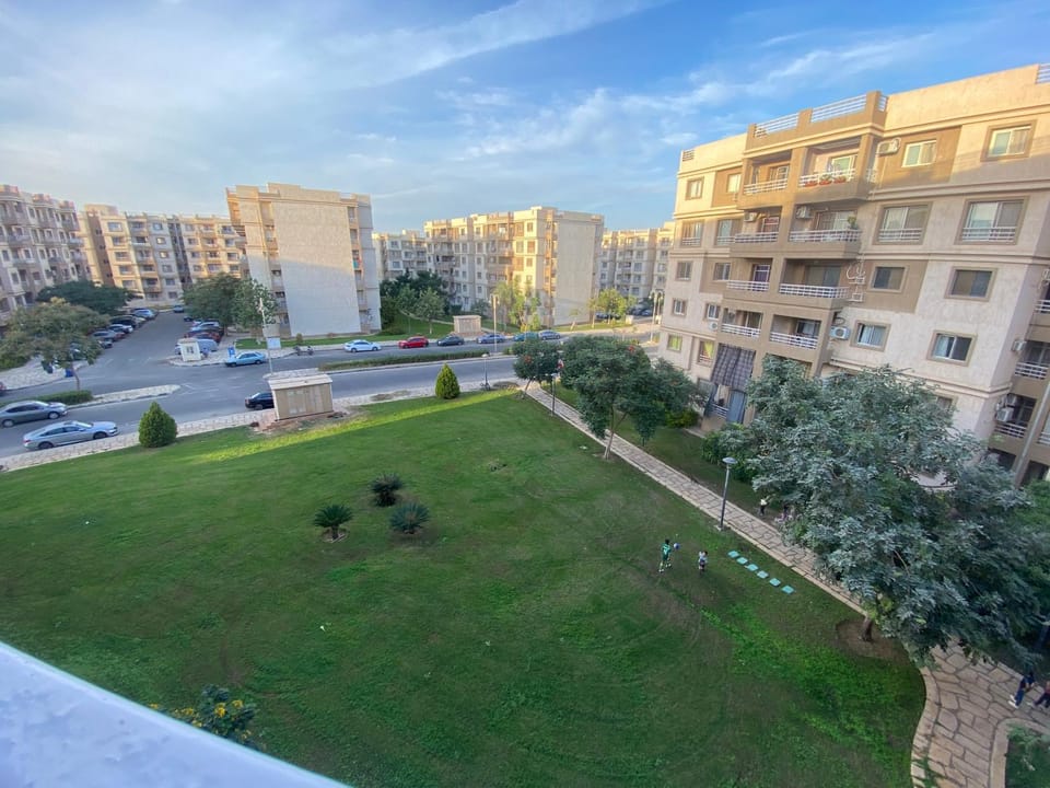 Property building, Neighbourhood, Natural landscape, Garden, Garden, Balcony/Terrace, Garden view