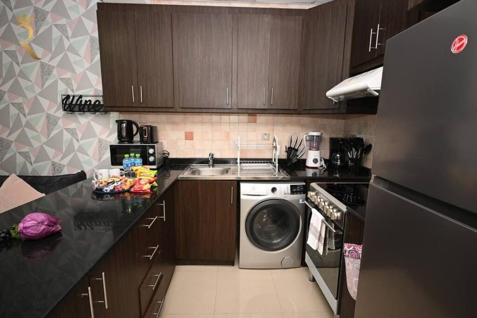 Coffee/tea facilities, Kitchen or kitchenette, dishwasher, minibar, oven, pet friendly, stove, toaster, washing machine, dryer