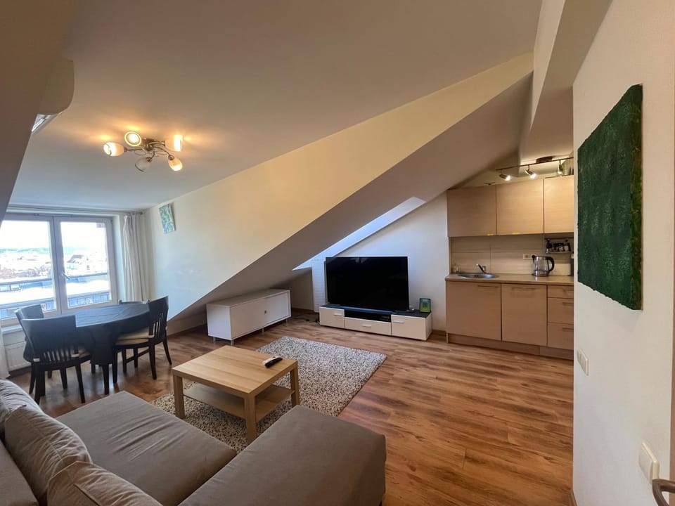 Communal lounge/ TV room, TV and multimedia, Living room, Seating area