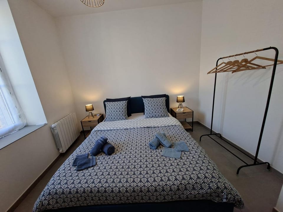 Bed, TV and multimedia, Fitness centre/facilities, Photo of the whole room, Bedroom, heating, towels, wardrobe