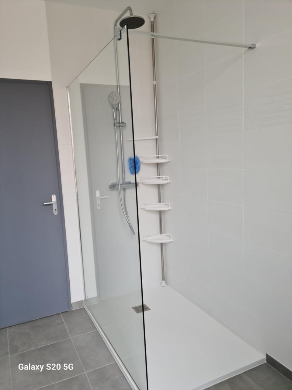 Shower, Bathroom, flat iron, hair dryier, washing machine
