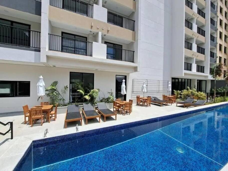 Swimming pool, Swimming pool