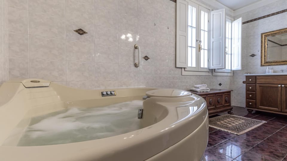 Hot Tub, Bathroom, Bath