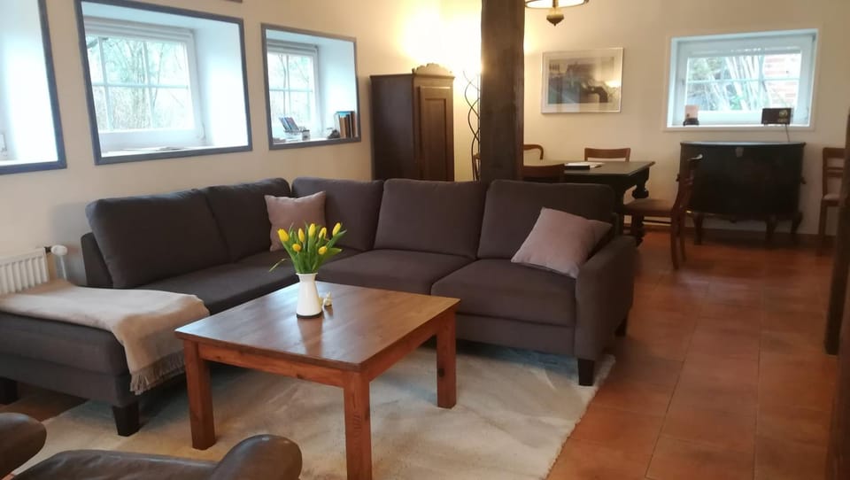 Communal lounge/ TV room, Living room, Photo of the whole room, Seating area