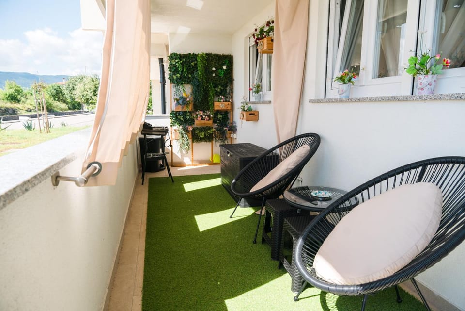 Day, Natural landscape, View (from property/room), Balcony/Terrace, Seating area