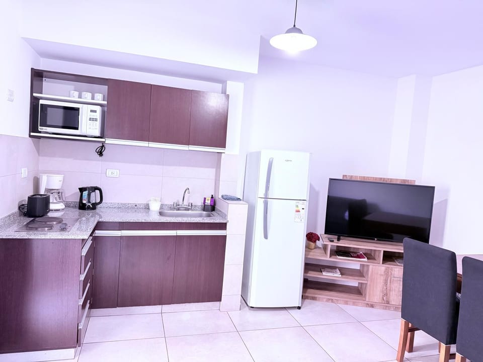 Communal lounge/ TV room, TV and multimedia, microwave, kitchen