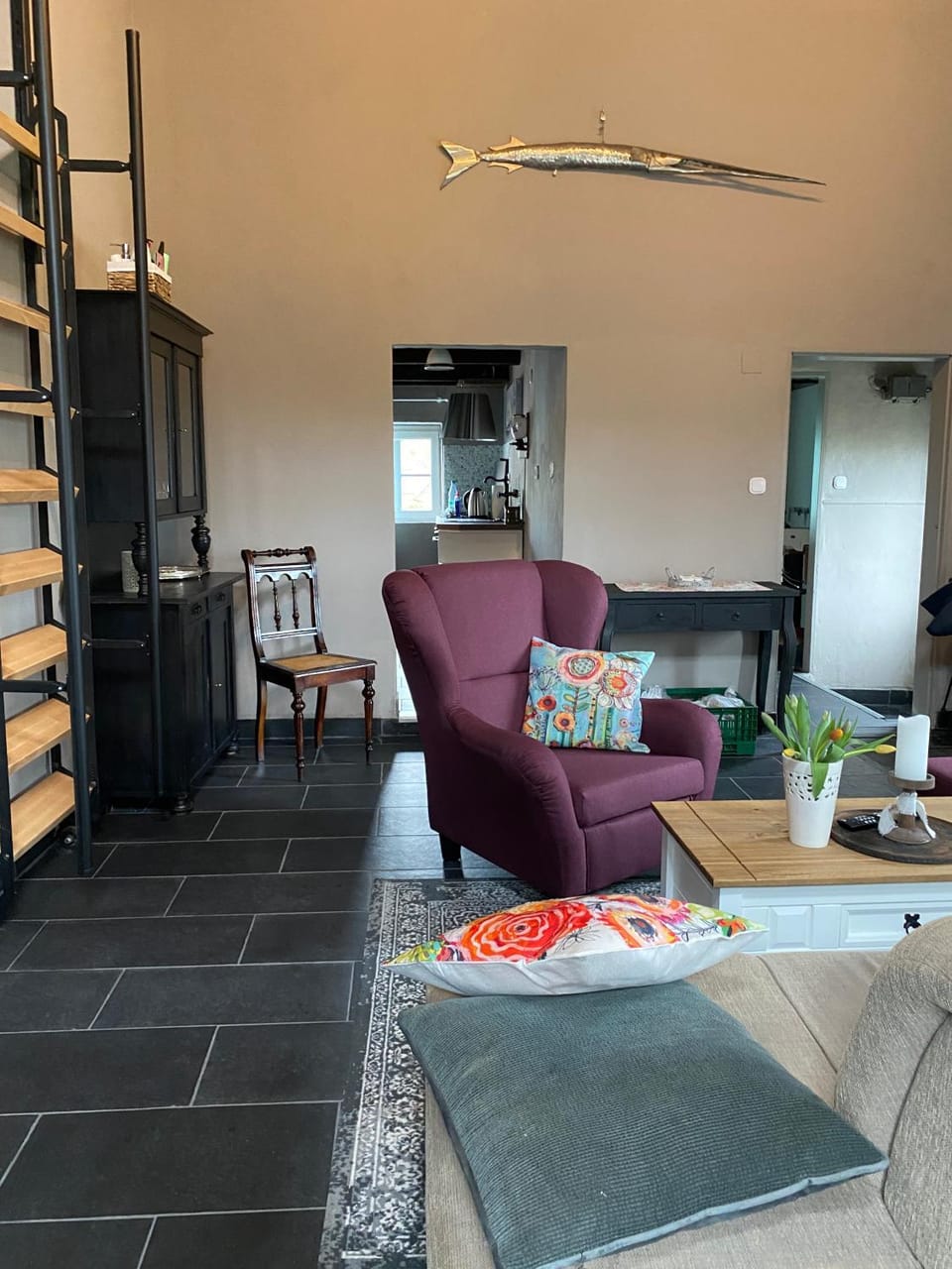 Living room, Seating area