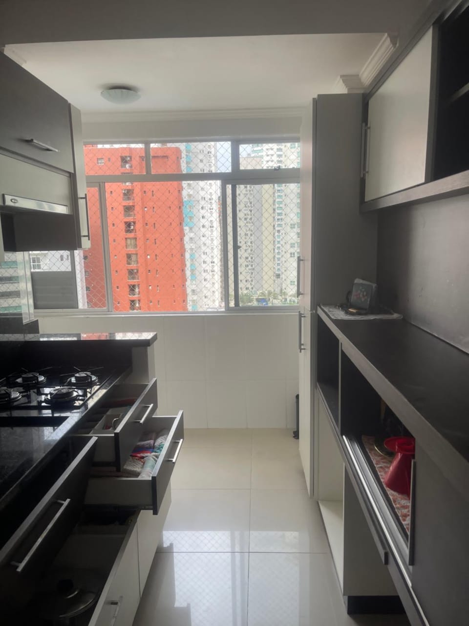 AP de FUNDOS em CONDOMINIO BEIRA MAR com GARAGEM, WIFI e TV a CABO Apartment in Camboriú