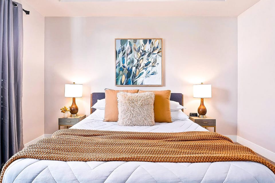 Bed, Photo of the whole room, Bedroom
