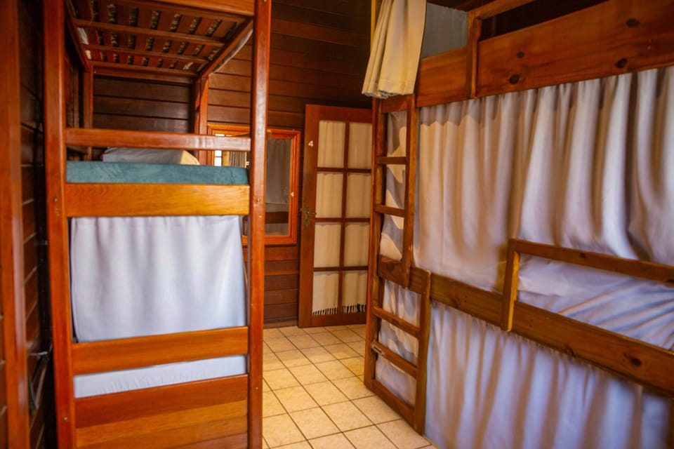 Bedroom, bunk bed
