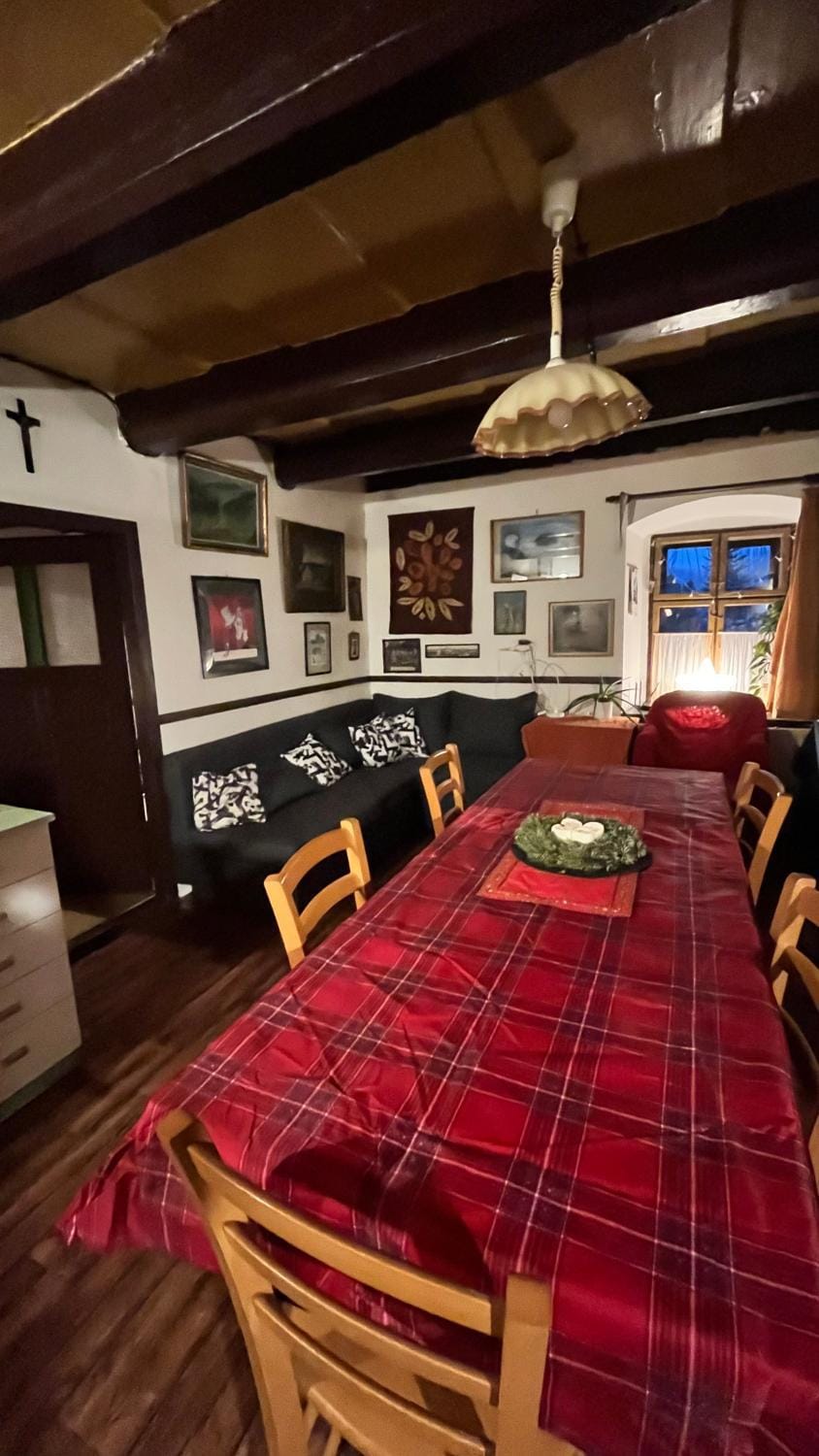 Kitchen or kitchenette, Seating area, Dining area