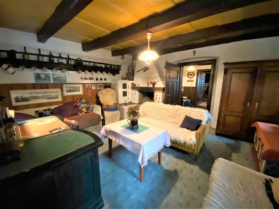 Communal lounge/ TV room, Bed, Living room, Seating area, flat iron
