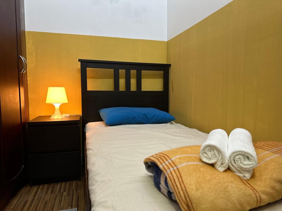 Cozy Partition Room Near Mashreq & MOE Metro Vacation rental in Dubai