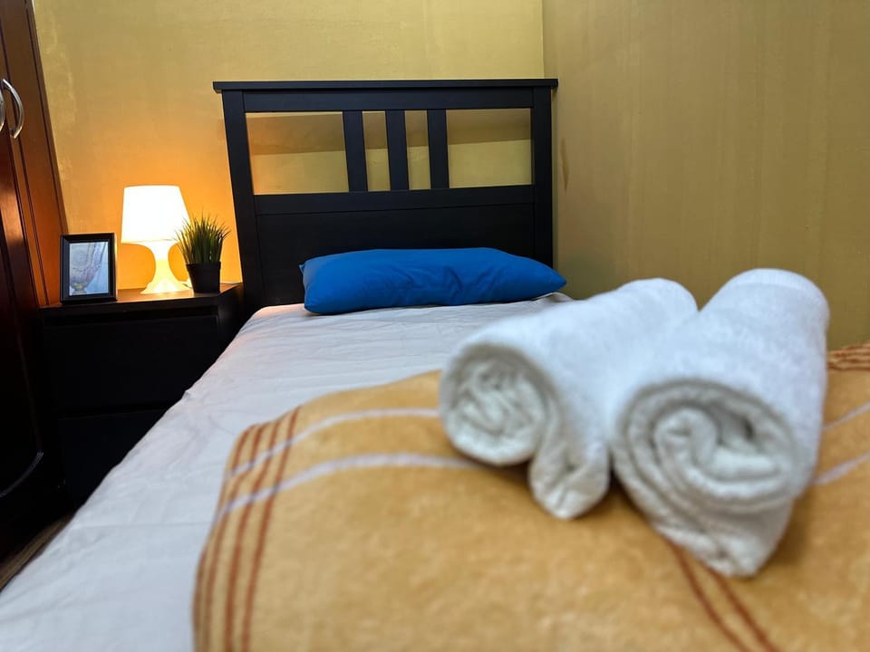Cozy Partition Room Near Mashreq & MOE Metro Vacation rental in Dubai
