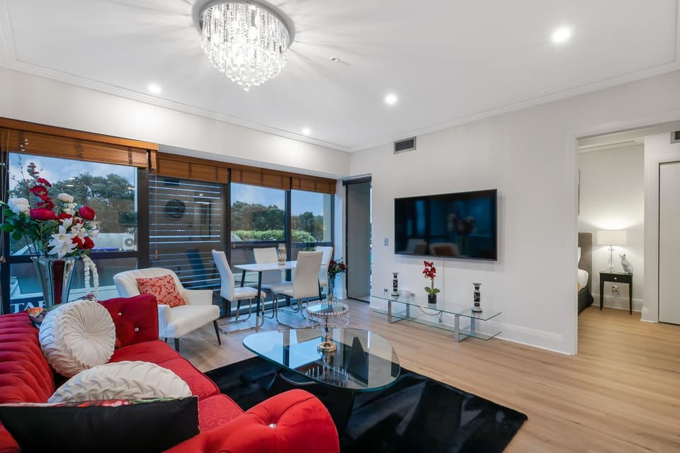 TV and multimedia, Living room, Dining area, Evening entertainment