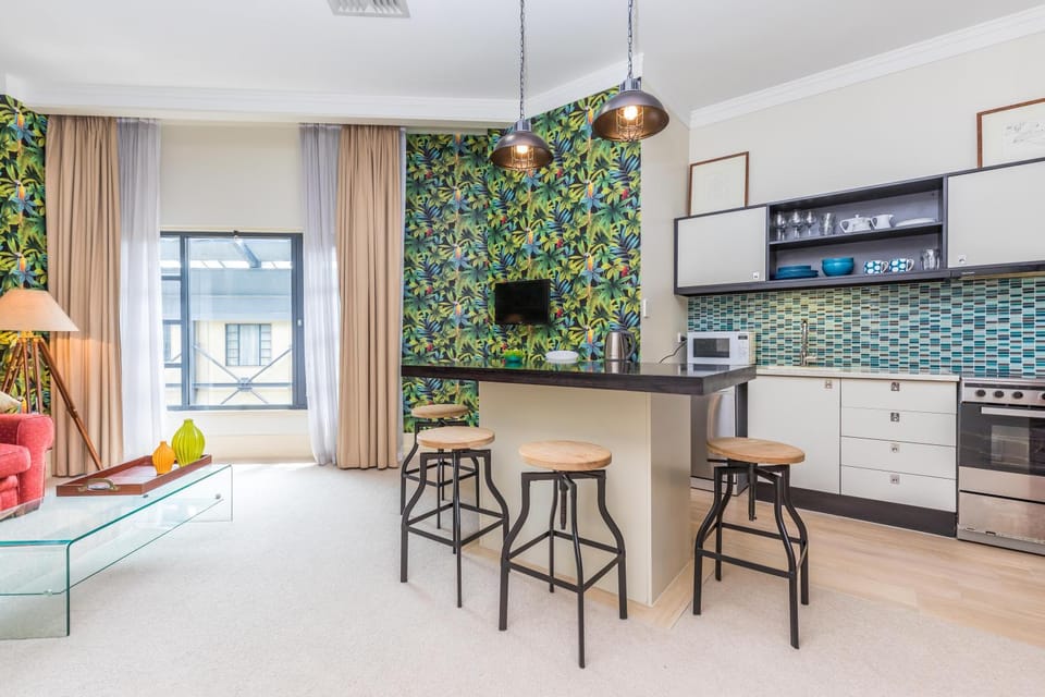 Kitchen or kitchenette, Living room