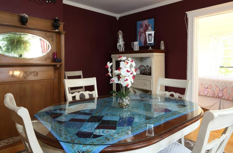 Sunny & Spacious Montclair NJ Apartment Apartment in Montclair