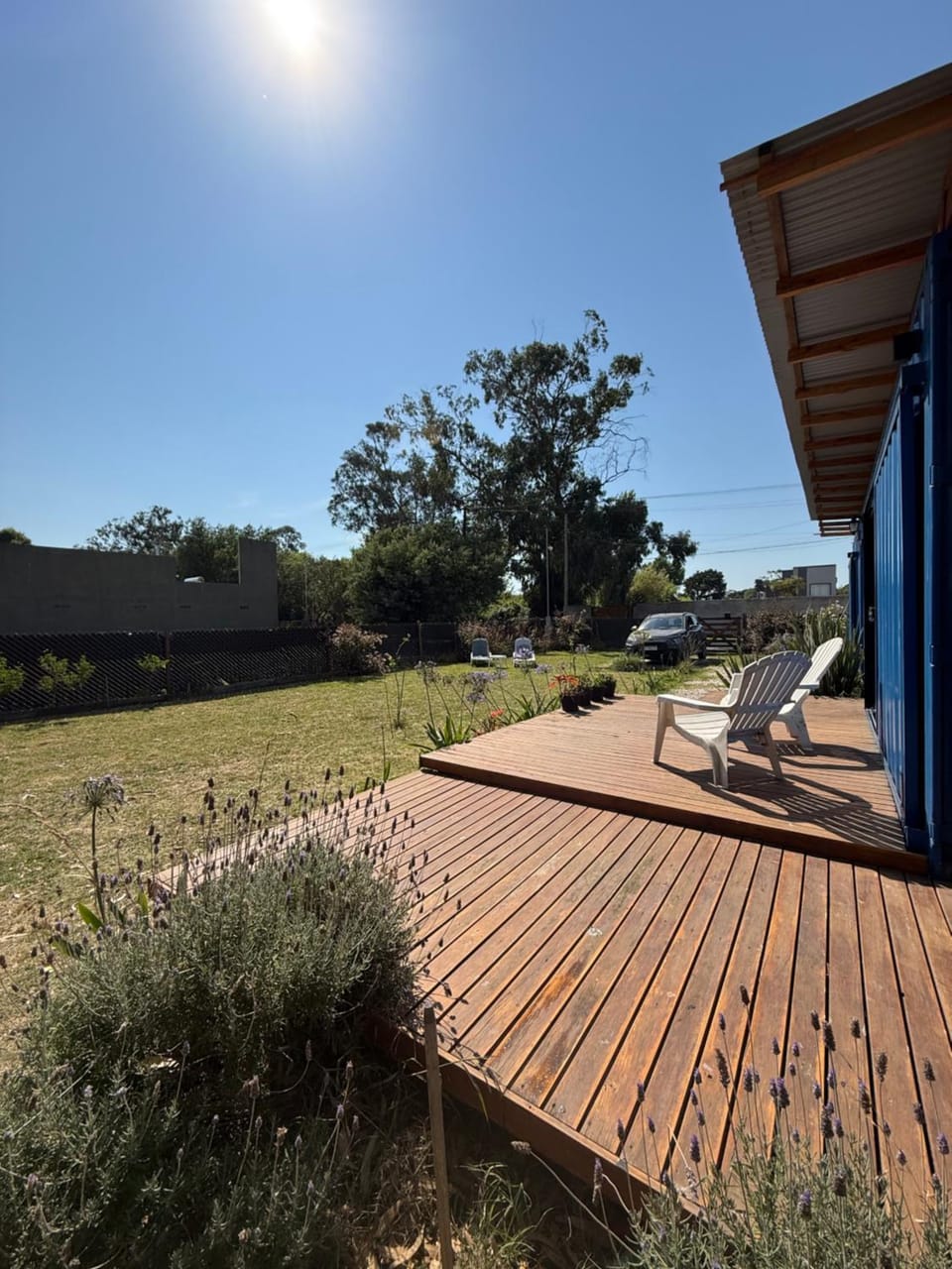 Blue Container House in Mar del Plata