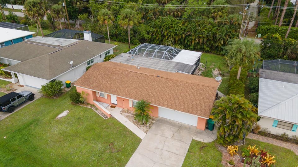 Paradise Naples Pool House House in East Naples