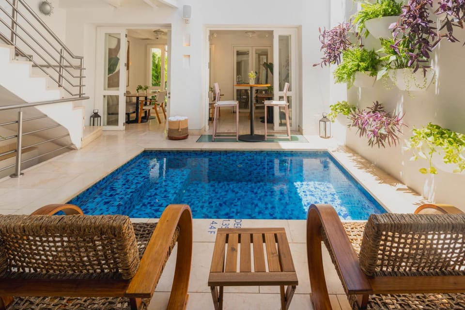 Lounge or bar, Swimming pool