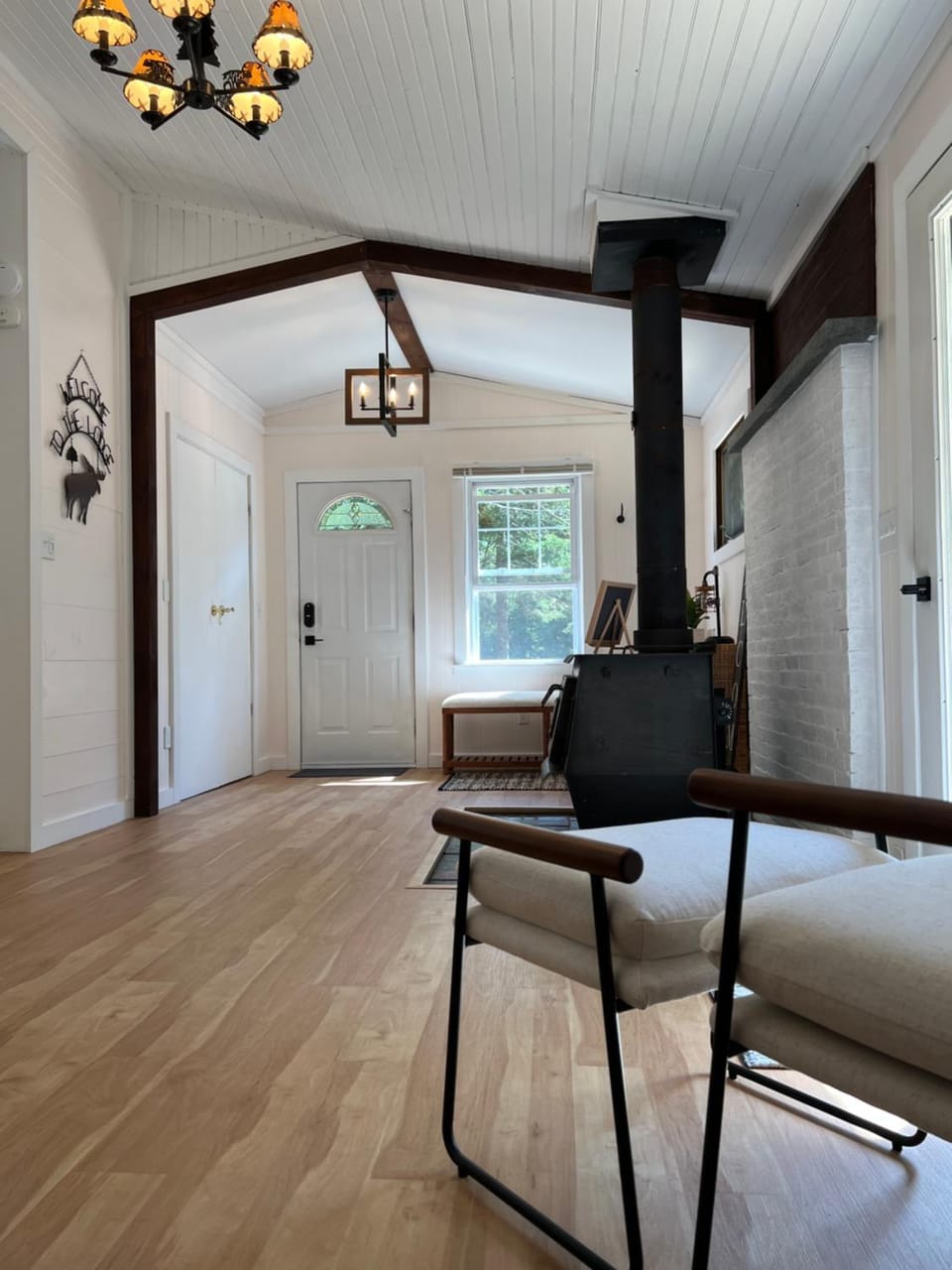 Facade/entrance, Seating area, flat iron