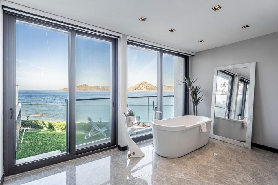Natural landscape, Bathroom, Sea view