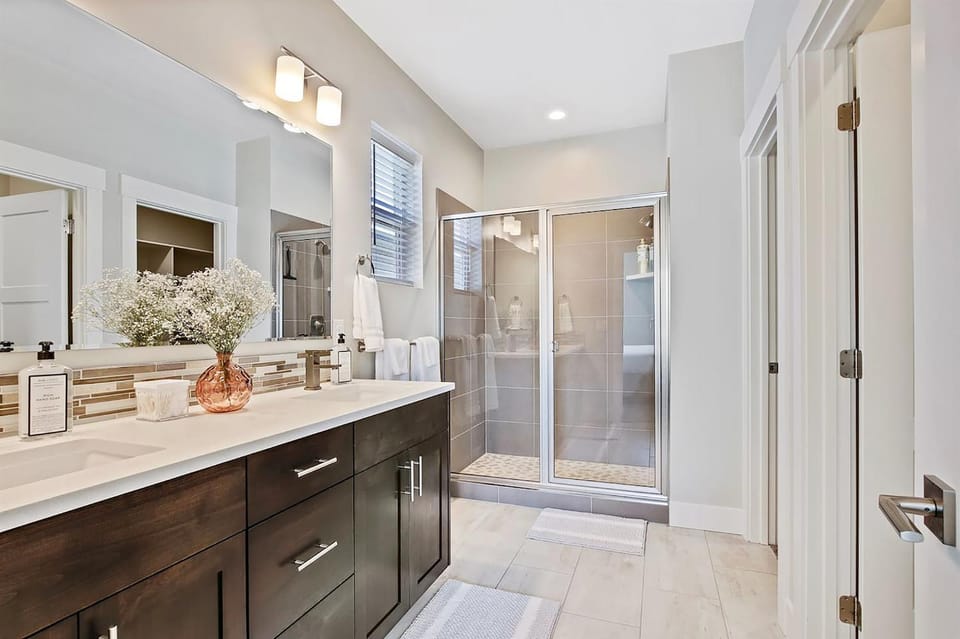 Shower, Bathroom, storage