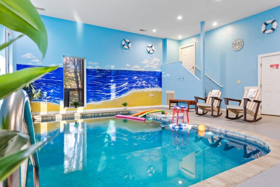 Pool view, Swimming pool, sunbed
