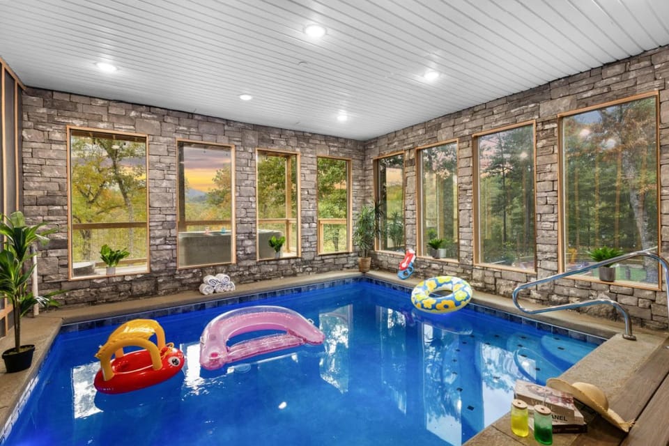 Hidden Gem Masterpiece By Ghosal Luxury Lodging House in Gatlinburg