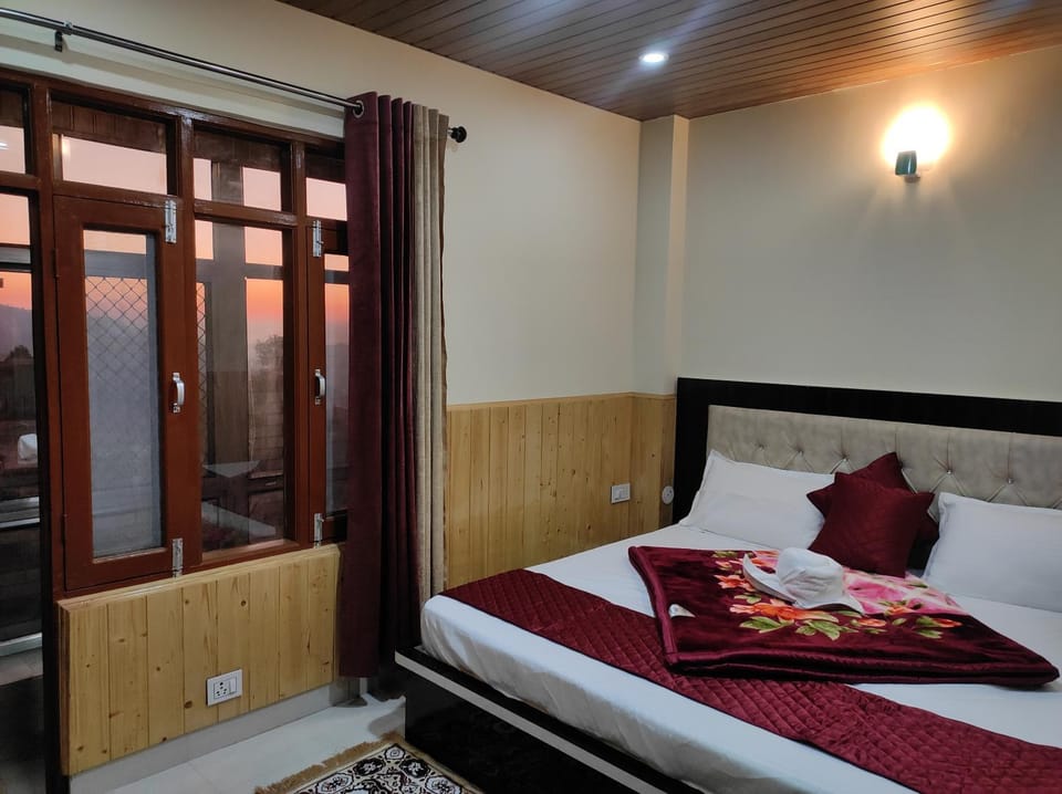 Bed, Photo of the whole room, Bedroom, towels, wardrobe