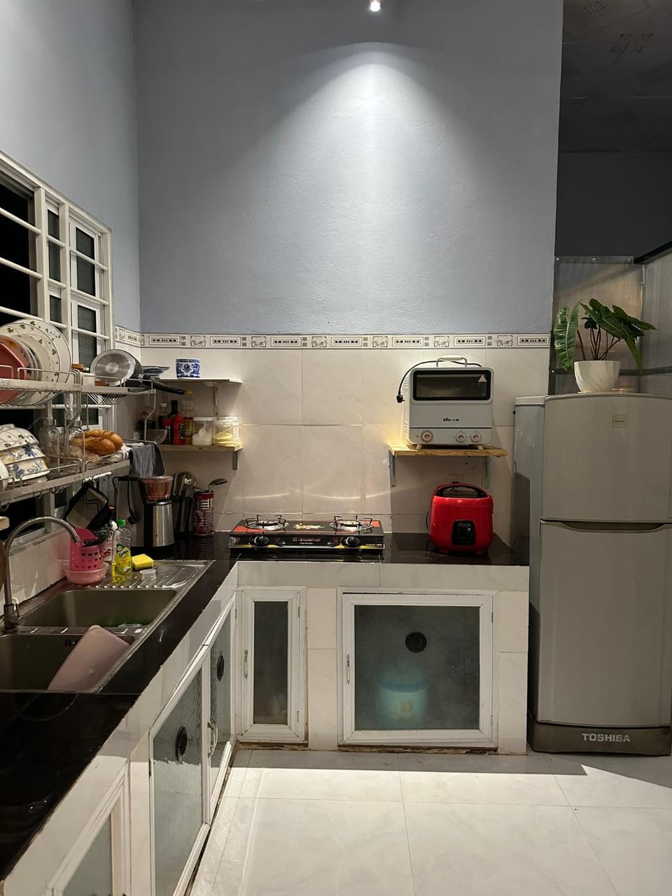 Kitchen or kitchenette, oven