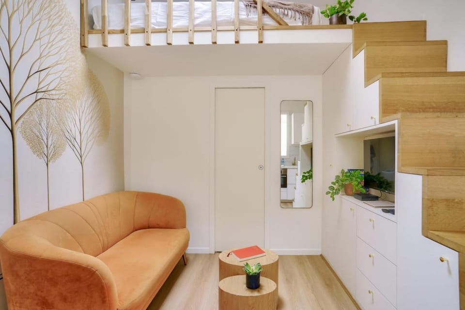 Beautiful studio in small house near Eiffel Tower Apartment in Paris