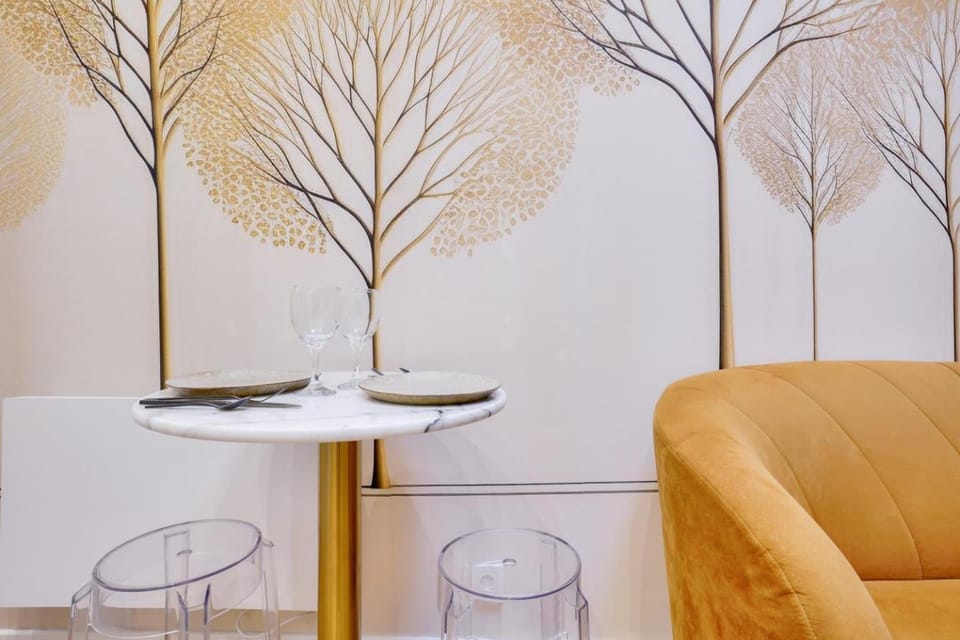 Beautiful studio in small house near Eiffel Tower Apartment in Paris