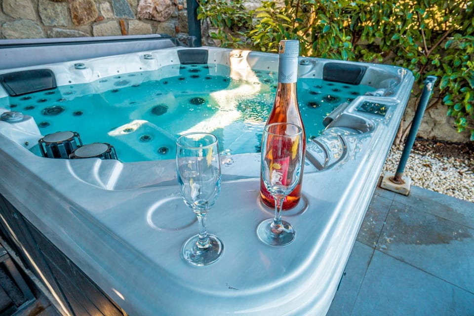 Day, Hot Tub, Drinks