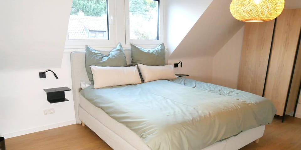 Bed, Bedroom