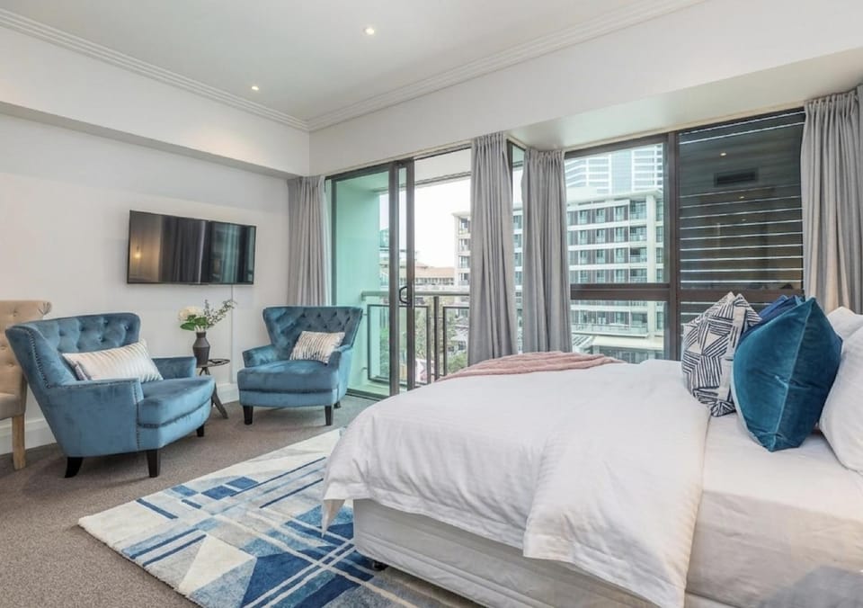 Bed, Living room