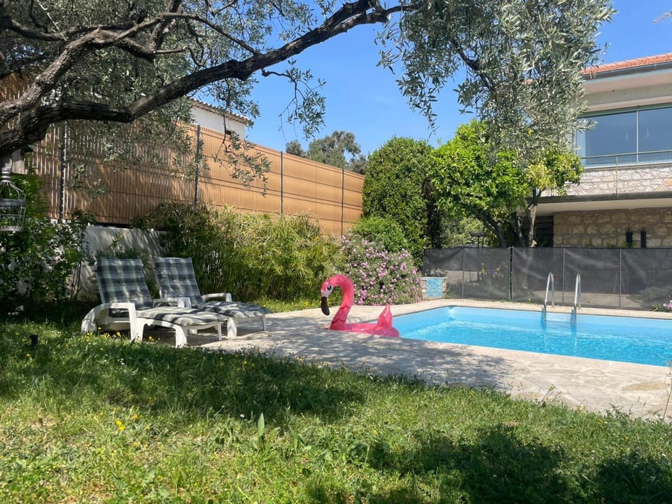 Villa Lou Soulas - Bas de villa avec piscine proche de Nice House in French Riviera