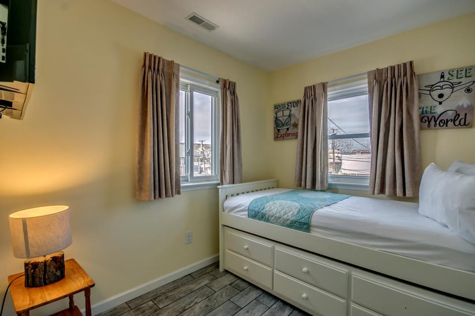 Bed, Bedroom, bunk bed