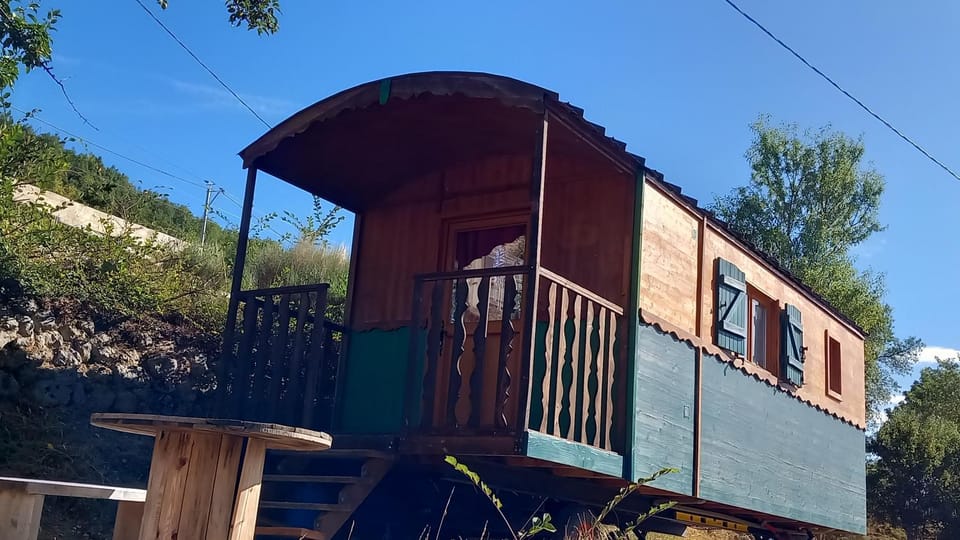 Les ROULOTTINS Luxury tent in Provence-Alpes-Côte d'Azur