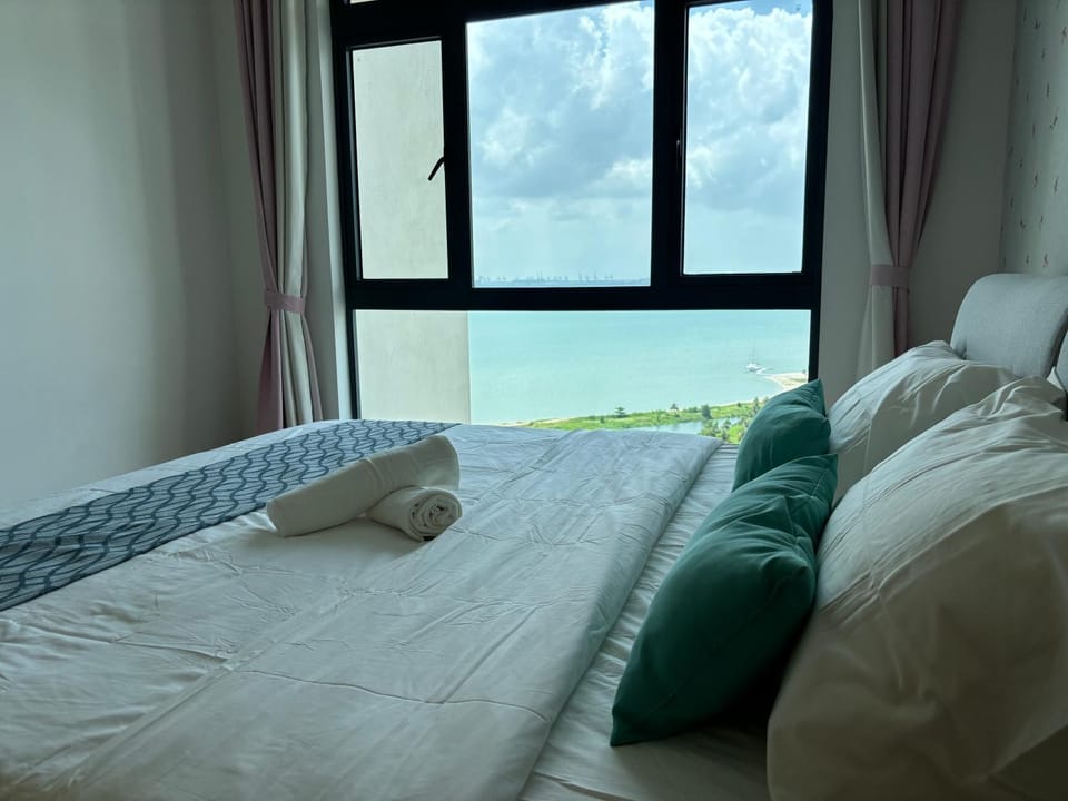 Bed, Natural landscape, Photo of the whole room, Bedroom, Sea view, towels
