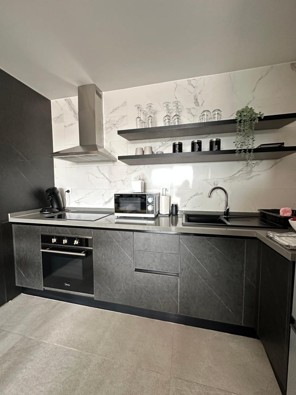 Kitchen or kitchenette, minibar, pet friendly, stove