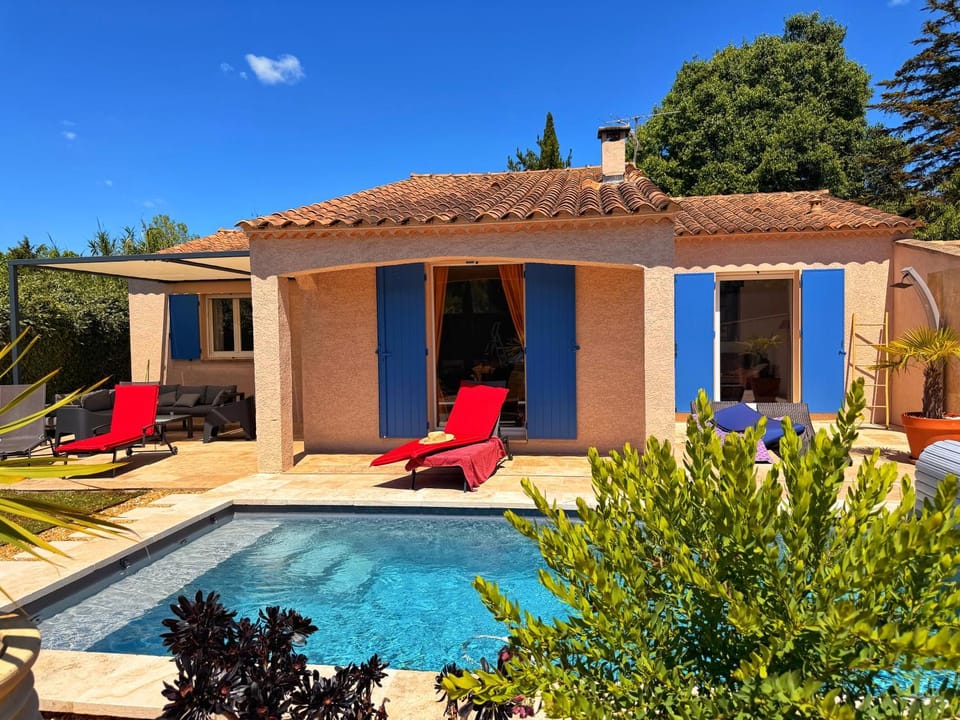 Property building, Patio, Spring, Day, Garden view, Pool view, Swimming pool, sunbed, air conditioner