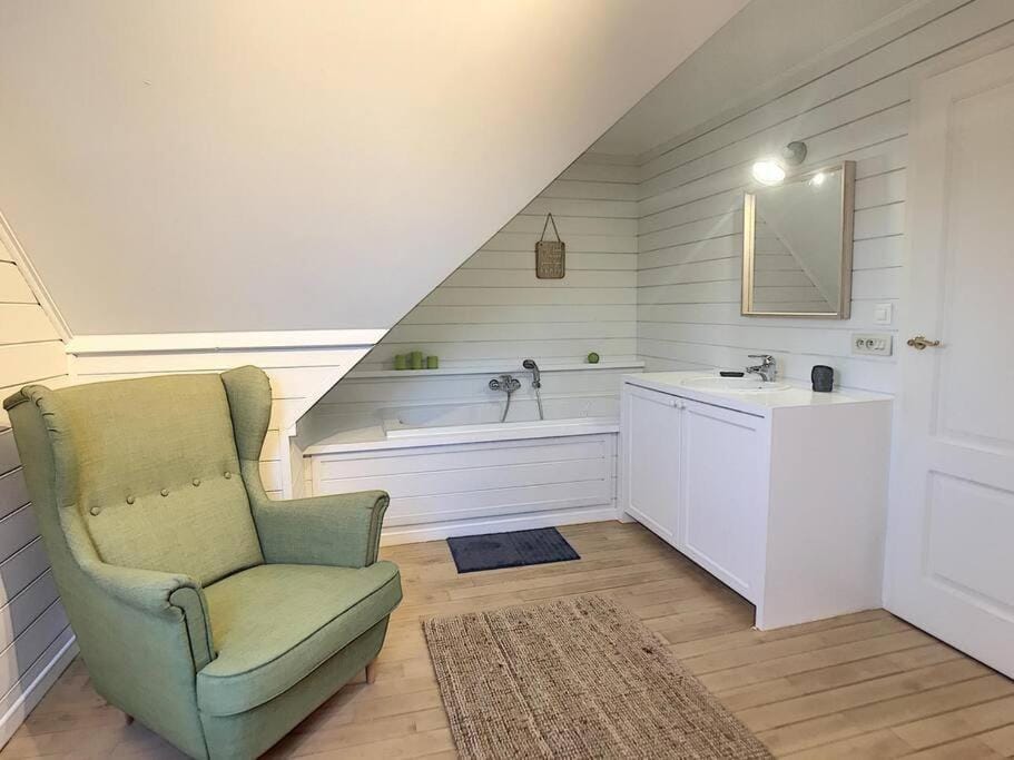 Shower, Toilet, Bathroom, Bath