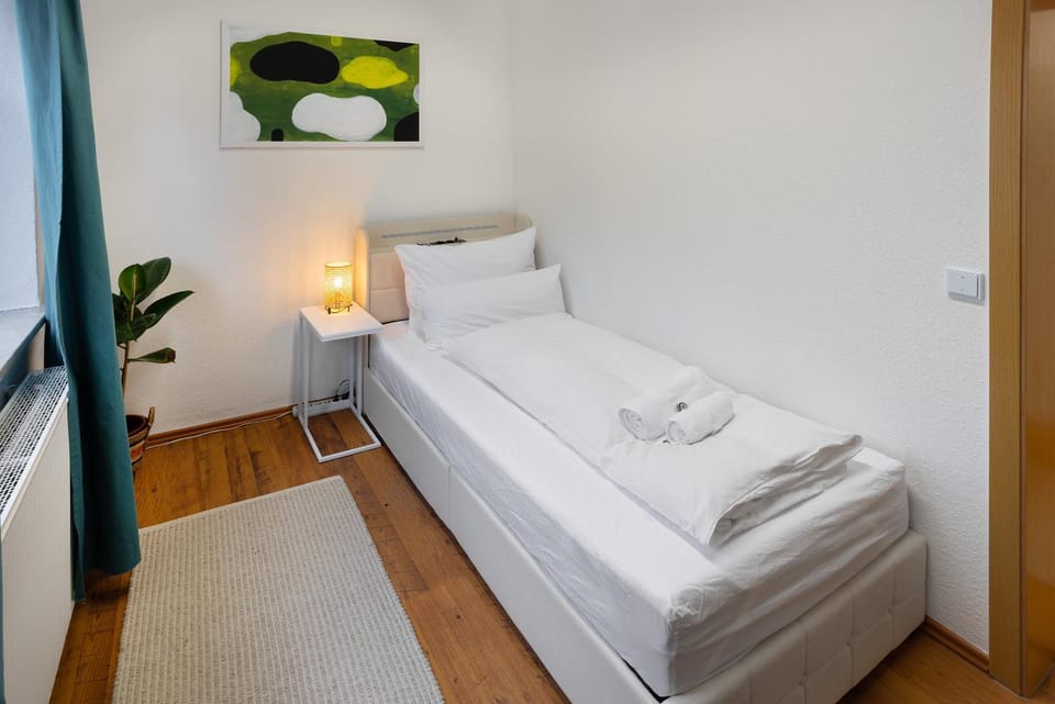 Bed, Bedroom, towels, wardrobe