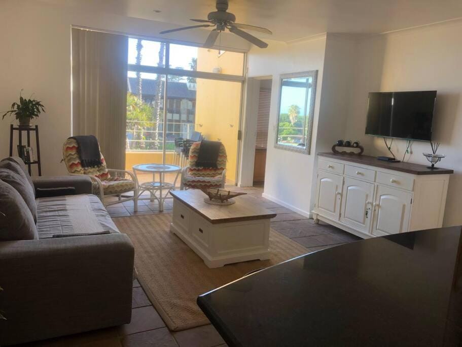 TV and multimedia, Living room, fireplace