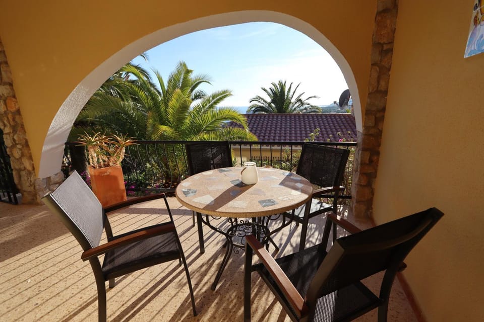 Day, View (from property/room), Balcony/Terrace, Seating area, Dining area