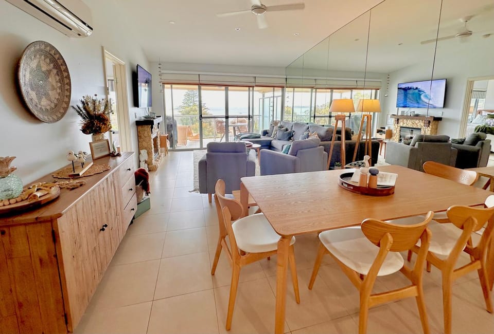 The Salty Seagull – ocean-view luxe! Apartment in Encounter Bay