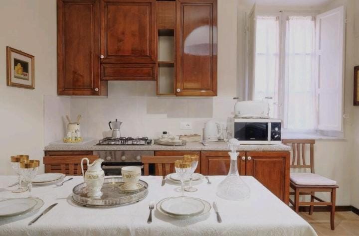 Kitchen or kitchenette, Dining area, minibar, pet friendly, stove