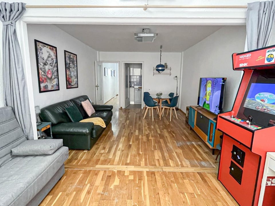 Game Room, TV and multimedia, Living room, Seating area